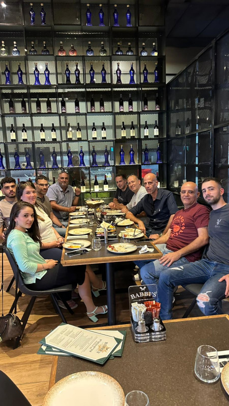 ארוחות מחוץ לאתרים